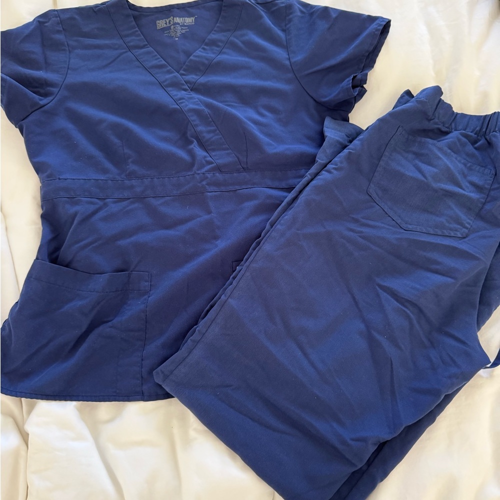 Grey's Anatomy Navy Scrub Set top and bottom. Good condition Smokeless smoke fr